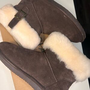 Pre-loved Women’s fashion BEARPAW 🐾 winter boots. In good condition